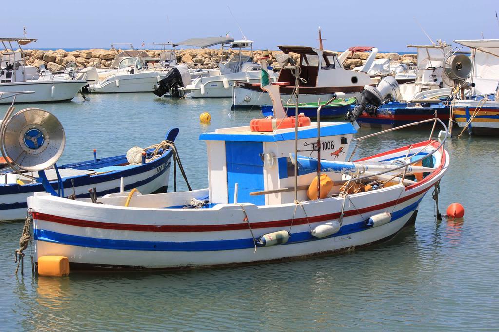 Appartamenti Pomelia Punta Secca Bagian luar foto