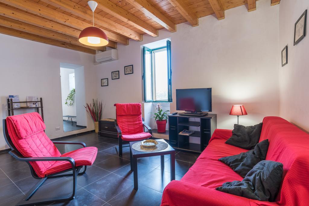 Appartamenti Pomelia Punta Secca Bagian luar foto